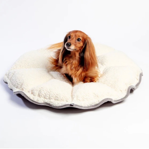 BOWSERS BUTTERCUP BED In Super Gently Used Condition! - Picture 6 of 6